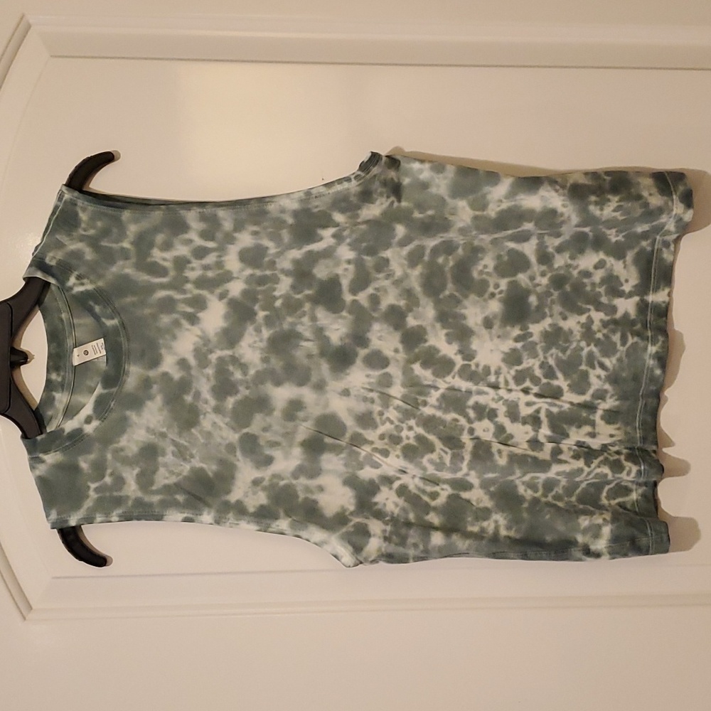 Lululemon tie dye shirt